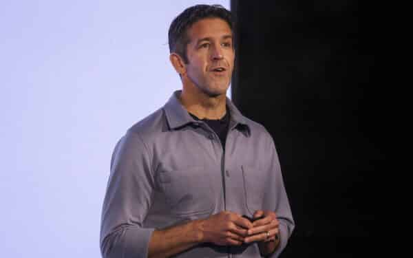 Technologijų milžinėje „Apple“ – permainos: Timas Cookas užleidžia vietą naujam lyderiui