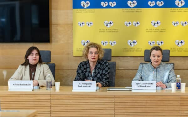 Menstruacijų skurdo problema Lietuvoje: politikai siūlo naują sprendimą moterų gerovei