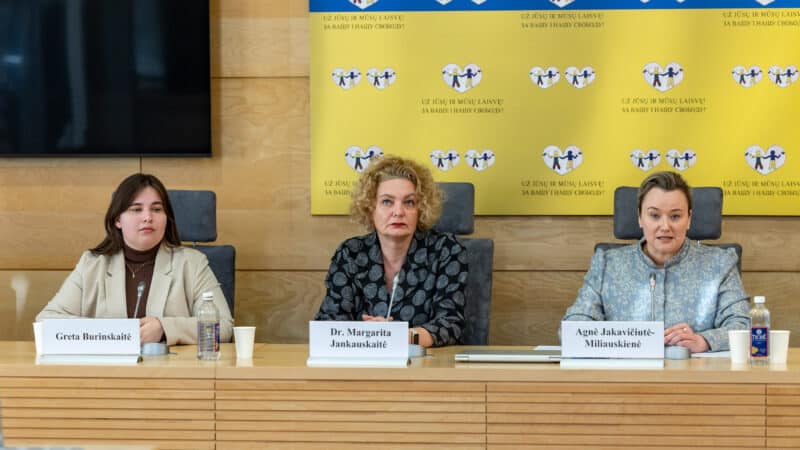 Menstruacijų skurdo problema Lietuvoje: politikai siūlo naują sprendimą moterų gerovei