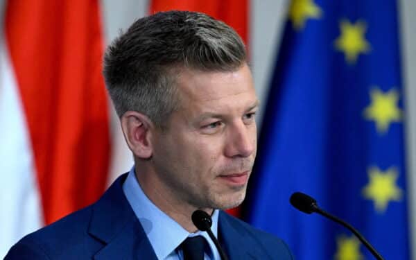 Magyaro pergalė pereina į veiksmus: prisaikdinimas numatytas gegužės 9-ąją