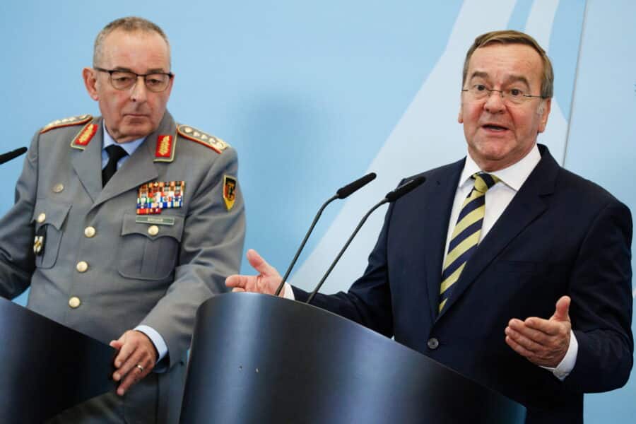 Pistorius pristatė Vokietijos karinę strategiją: pagrindinė grėsmė – Rusija. EPA/CLEMENS BILAN