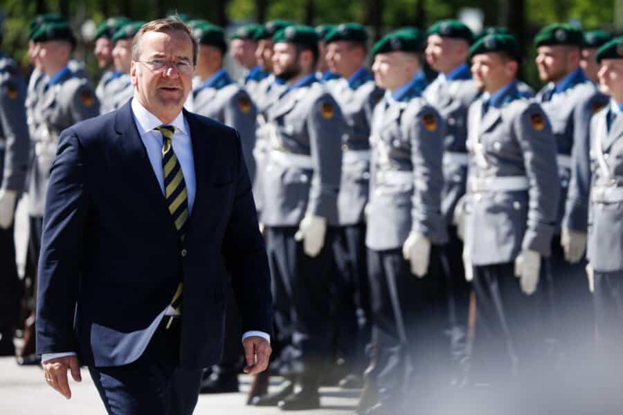 Gynybos ministras: Vokietijos tikslas – 460 tūkst. karių ir daugiau. EPA-ELTA