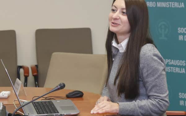 Po LSDP įtarimų – Eglė Samoškaitė laikinai nusišalinta nuo laidos „Dienos tema“ vedimo