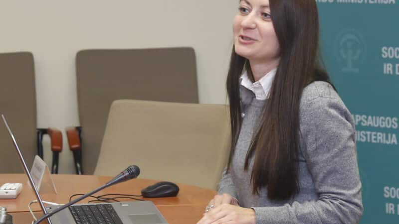 Po LSDP įtarimų – Eglė Samoškaitė laikinai nusišalinta nuo laidos „Dienos tema“ vedimo