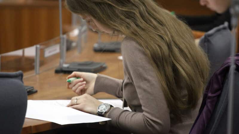 Ar abiturientams palengvės? Seime svarstomas reikšmingas sprendimas dėl egzaminų