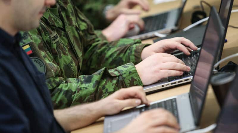 Šiaurės Korėjos programišių surengta ataka paveikė tūkstančiuose JAV įmonių naudojamą programinę įrangą