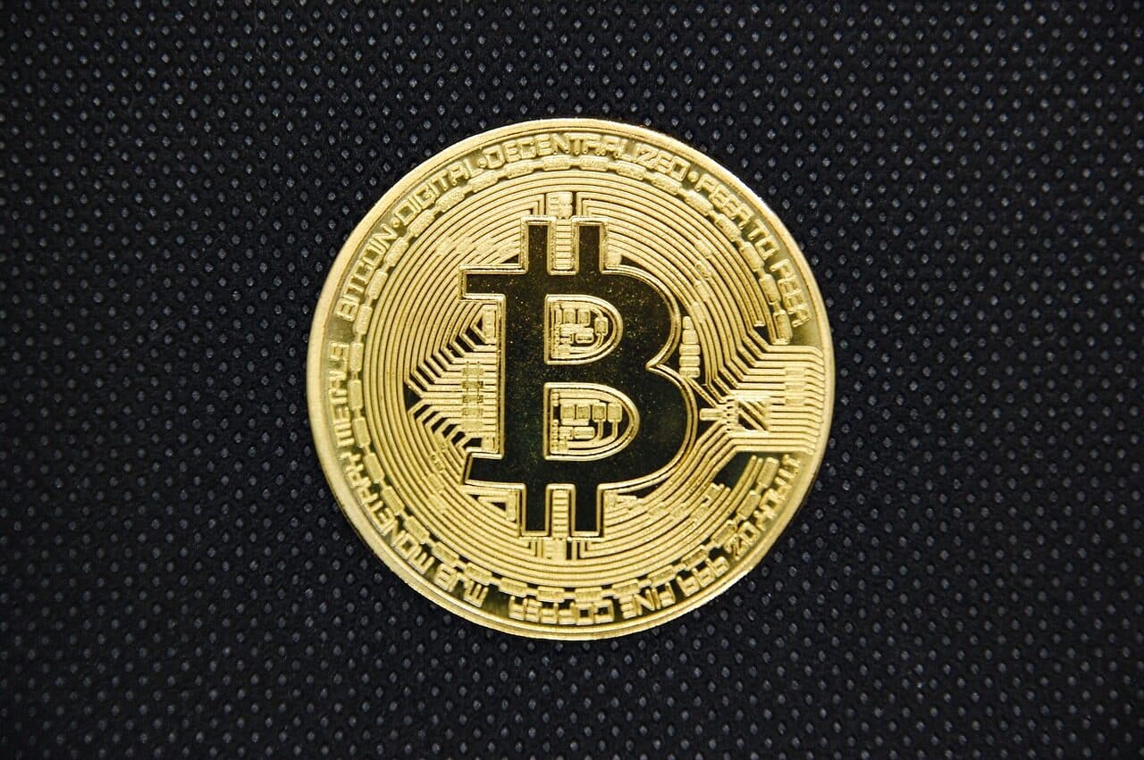 „Bitcoin“ tempas lėtėja: naujas ciklas kelia nerimą net patyrusiems analitikams