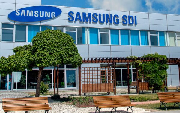 Automobilių rinkai – svarbus signalas: „Samsung SDI“ ir „Mercedes-Benz“kartu kurs naujas technologijas