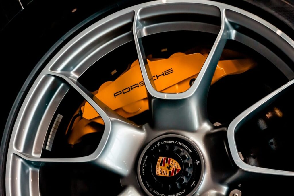 Porsche ratlankis. Unsplash nuotr.