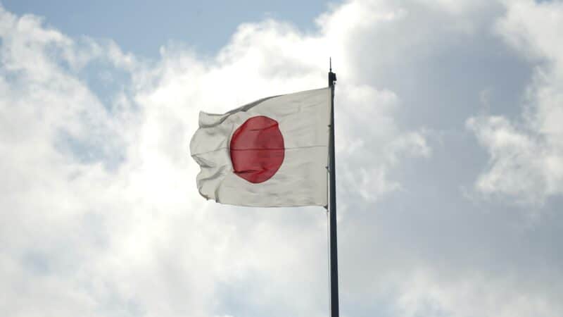 Japonija reaguoja į grėsmes: keičia dešimtmečius galiojusią ginklų ribojimo politiką