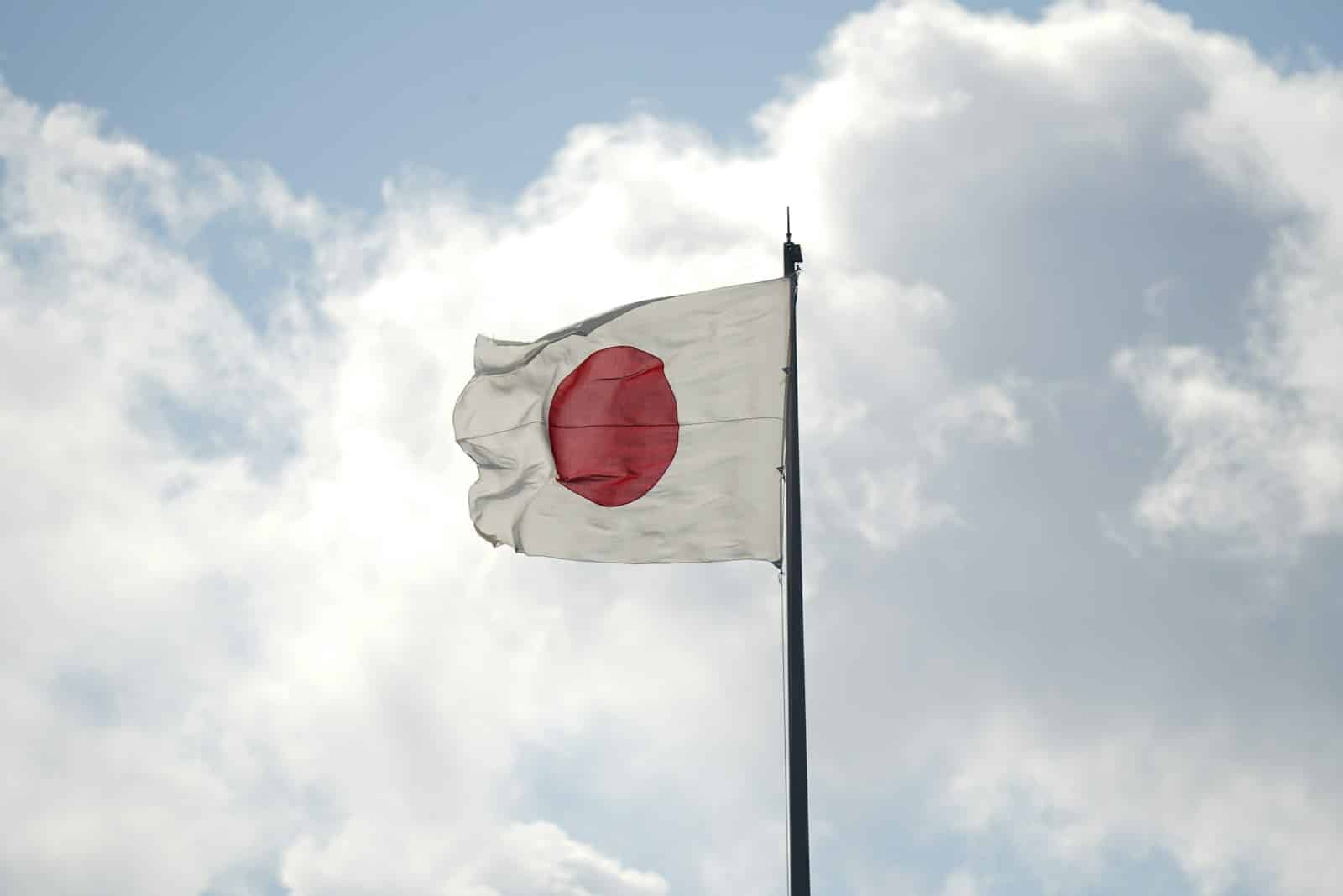 Japonija reaguoja į grėsmes: keičia dešimtmečius galiojusią ginklų ribojimo politiką