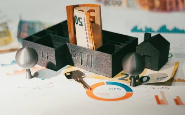 Lietuviai skolinasi vis daugiau – ar tai signalas apie artėjančius sunkumus?