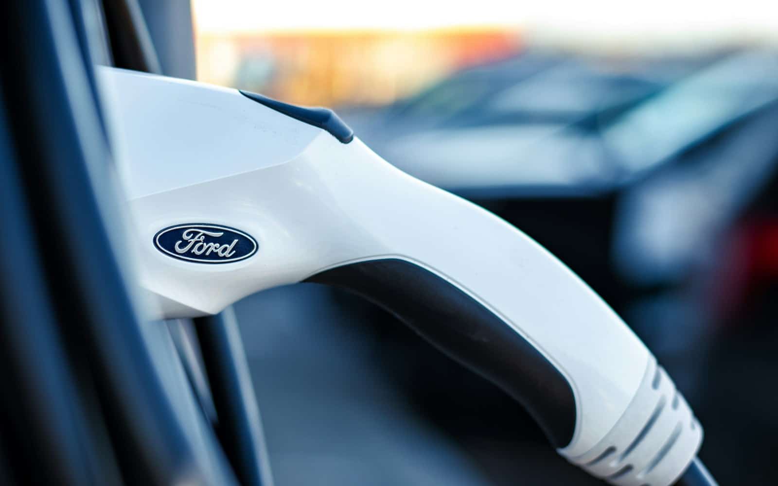 „Ford“ imasi permainų: atleistas EV ir programinės įrangos departamento vadovas