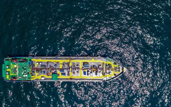 Japonija grįžta prie rusiškos naftos – ar griūva Vakarų sankcijų frontas?