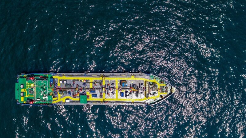 Japonija grįžta prie rusiškos naftos – ar griūva Vakarų sankcijų frontas?