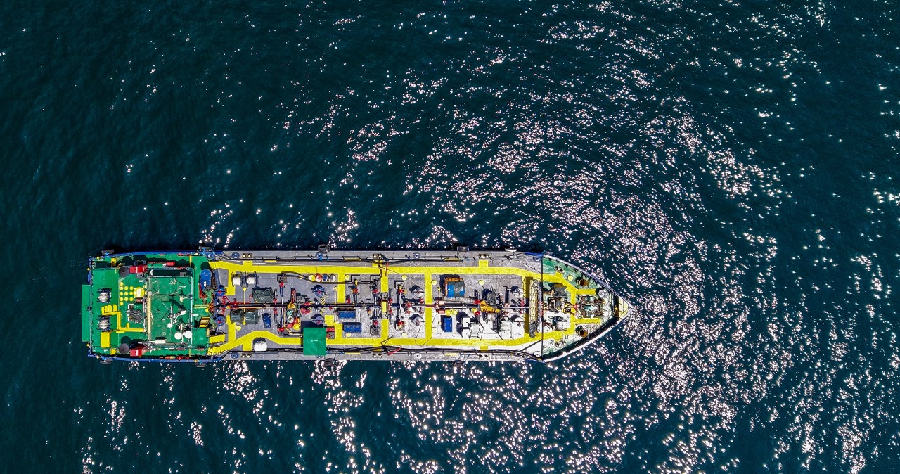 Japonija grįžta prie rusiškos naftos – ar griūva Vakarų sankcijų frontas?