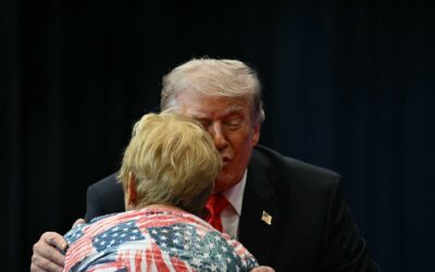 D. Trumpas nustebęs dėl naftos rinkos reakcijos: ar kainos tikrai kris pasibaigus karui?