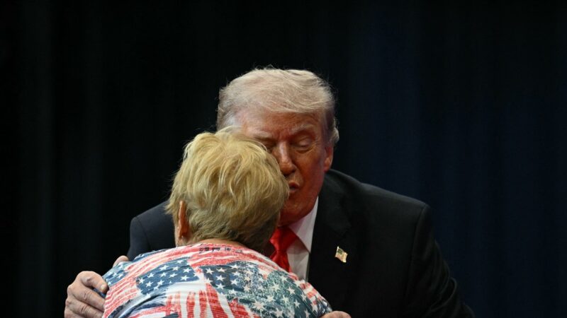 D. Trumpas nustebęs dėl naftos rinkos reakcijos: ar kainos tikrai kris pasibaigus karui?