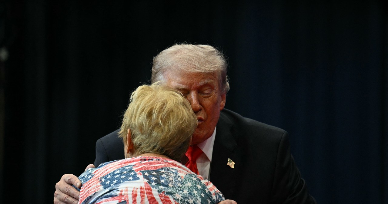 D. Trumpas nustebęs dėl naftos rinkos reakcijos: ar kainos tikrai kris pasibaigus karui?
