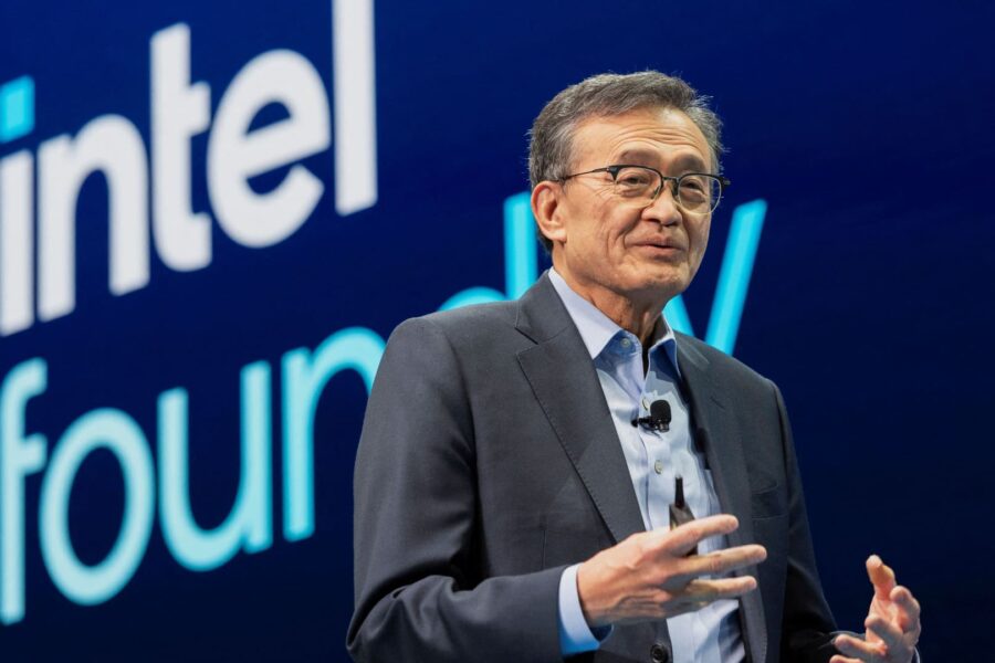 „Intel“ akcijos balandį šovė 114 proc.: geriausias mėnuo per 55 metus ir DI bumo efektas