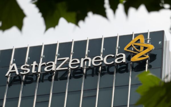 Kodėl ekspertai nepritarė „AstraZeneca“ vaistui? FDA komitetas pasigedo svarių įrodymų