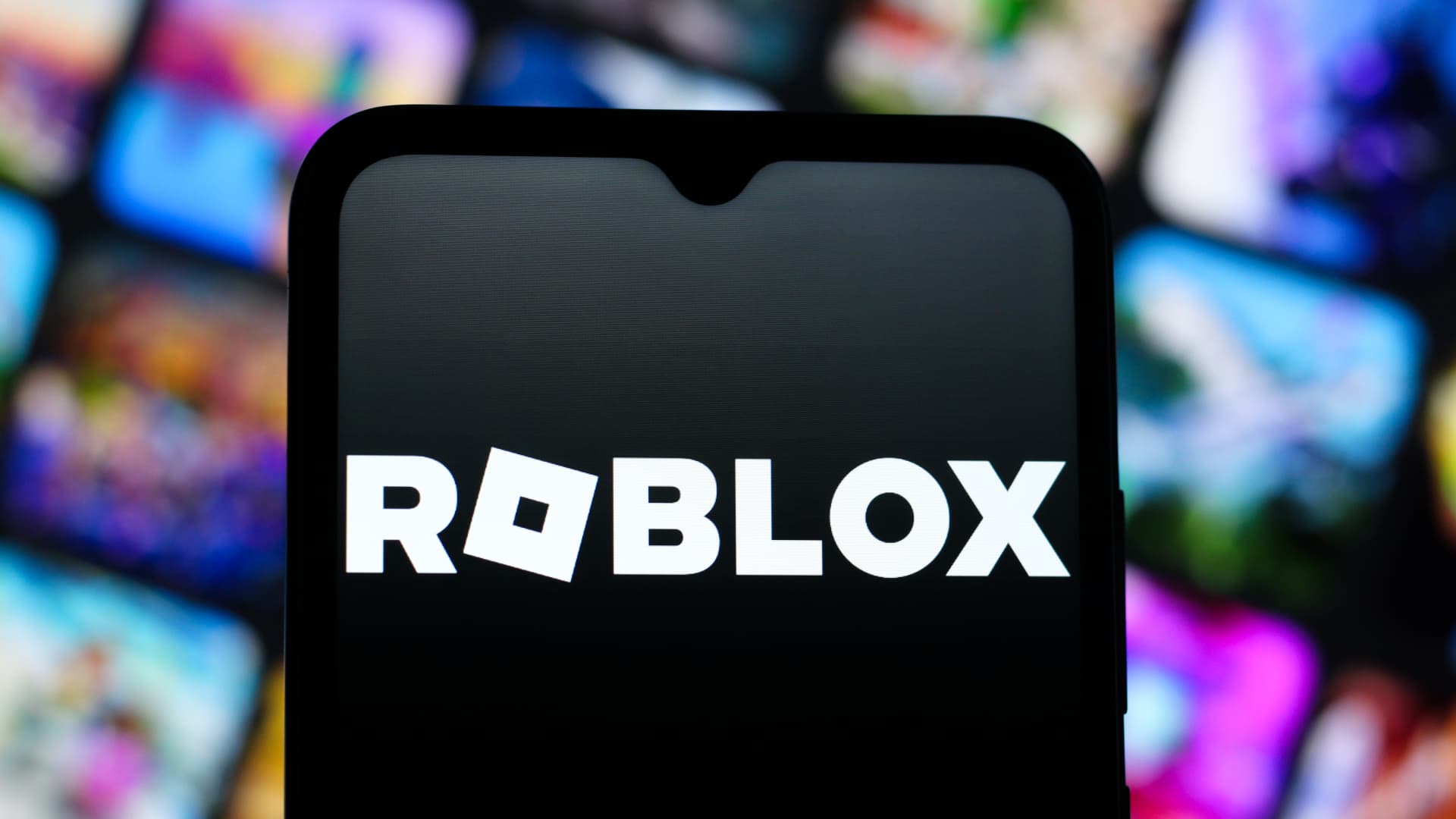 Saugumo kaina skaitmeninėje platformoje: kodėl „Roblox“ akcijos penktadienį atpigo 18 proc.?