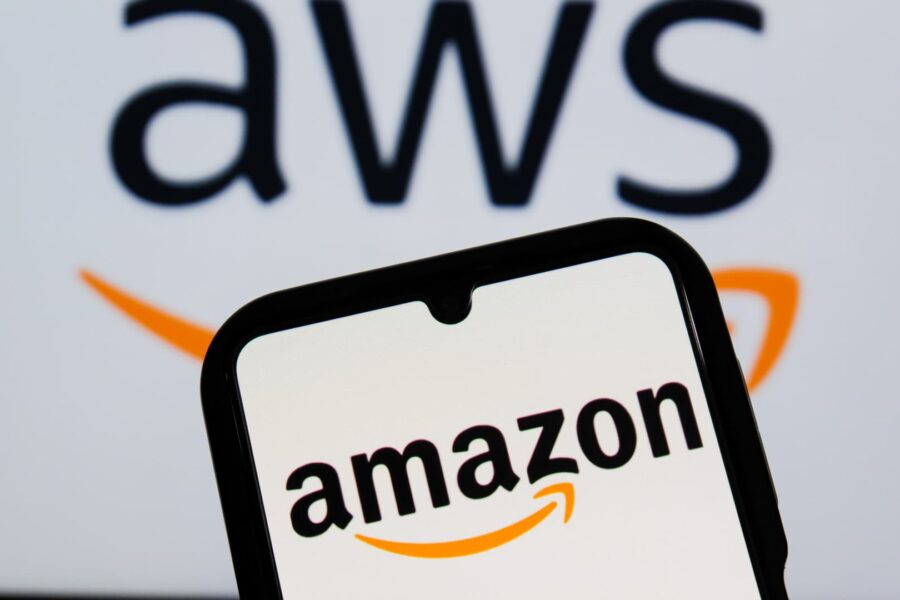 Volstrytas prognozuoja tolesnį „Amazon“ akcijų augimą – investuotojus traukia nauji DI lustai