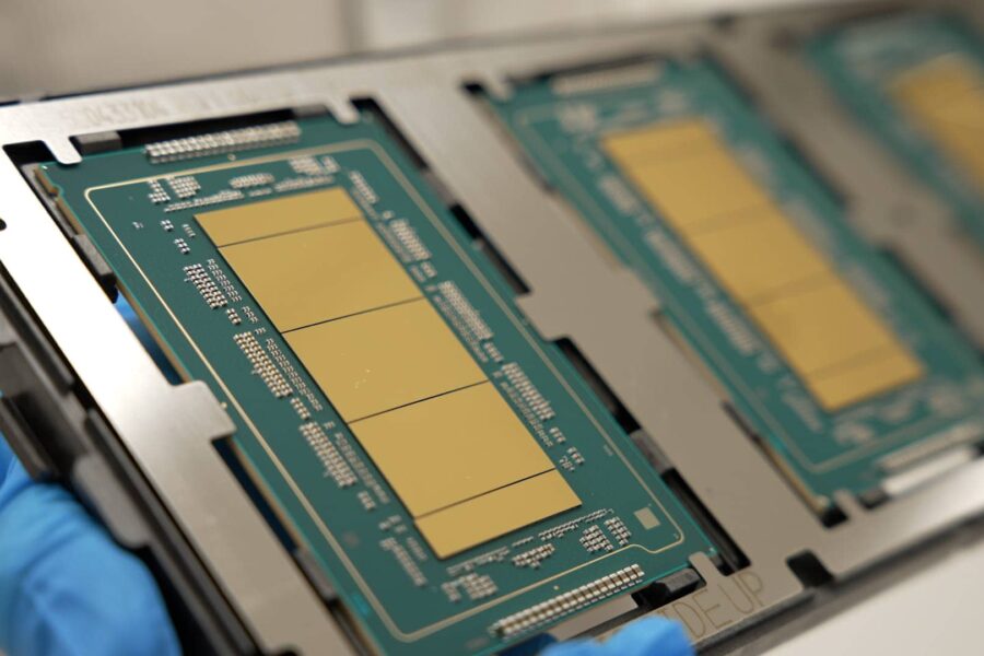 „Intel“ rezultatai grąžino optimizmą į puslaidininkių rinką, bet nerimą kelia galimi helio tiekimo sutrikimai
