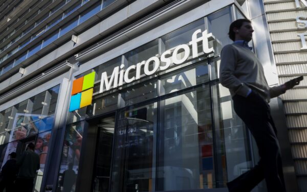 J. Crameris: „Nemanau, kad jums reikia pirkti „Microsoft“ dabar“