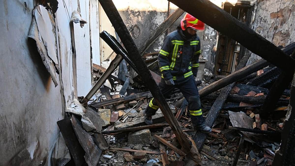 Atakos prieš civilius tęsiasi: ar Ukrainos smūgiai Rusijos naftos sektoriui privers Maskvą trauktis?