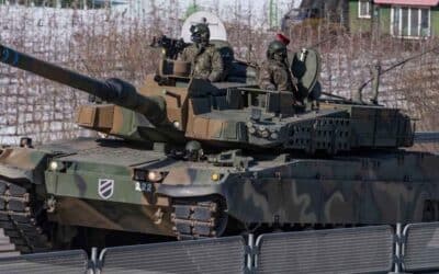 Lenkija po 30 metų pertraukos grąžina tankų gamybą – bus gaminami K2PL modeliai