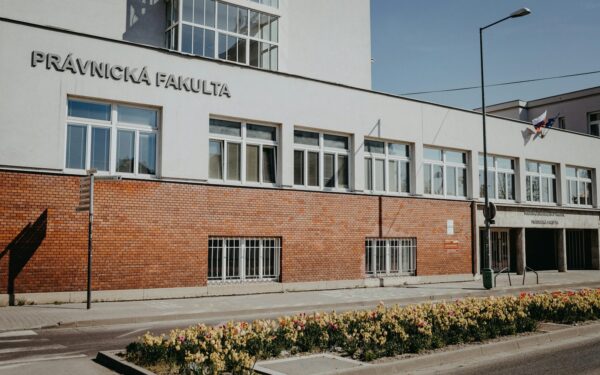 Daugiabučių renovacija ir valstybės parama: kaip tai atsiliepia šildymo sąskaitoms ir butų vertei