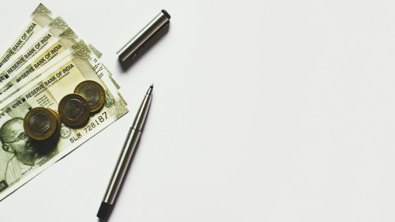 Finansinė pagalvė Lietuvos gyventojams: kiek atsidėti ir kur laikyti santaupas saugiai