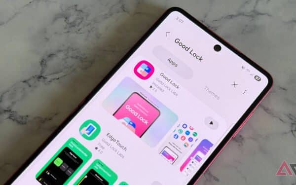 Programinis atnaujinimas pašalins klaidą, dėl kurios stringa „Samsung Galaxy“ įrenginių valdymas