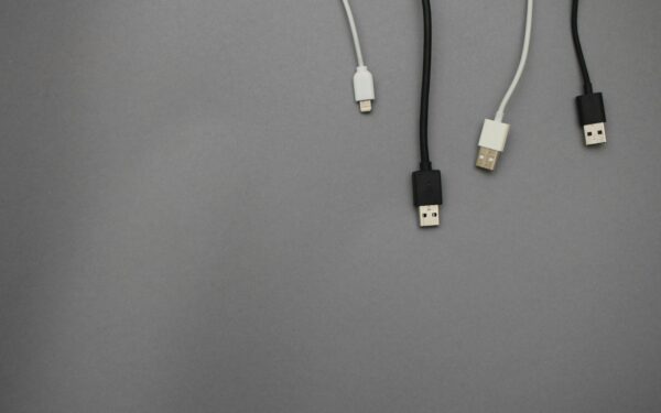 Išmaniųjų telefonų baterijų mitai ir realybė: kaip iš tikrųjų prailginti veikimo laiką