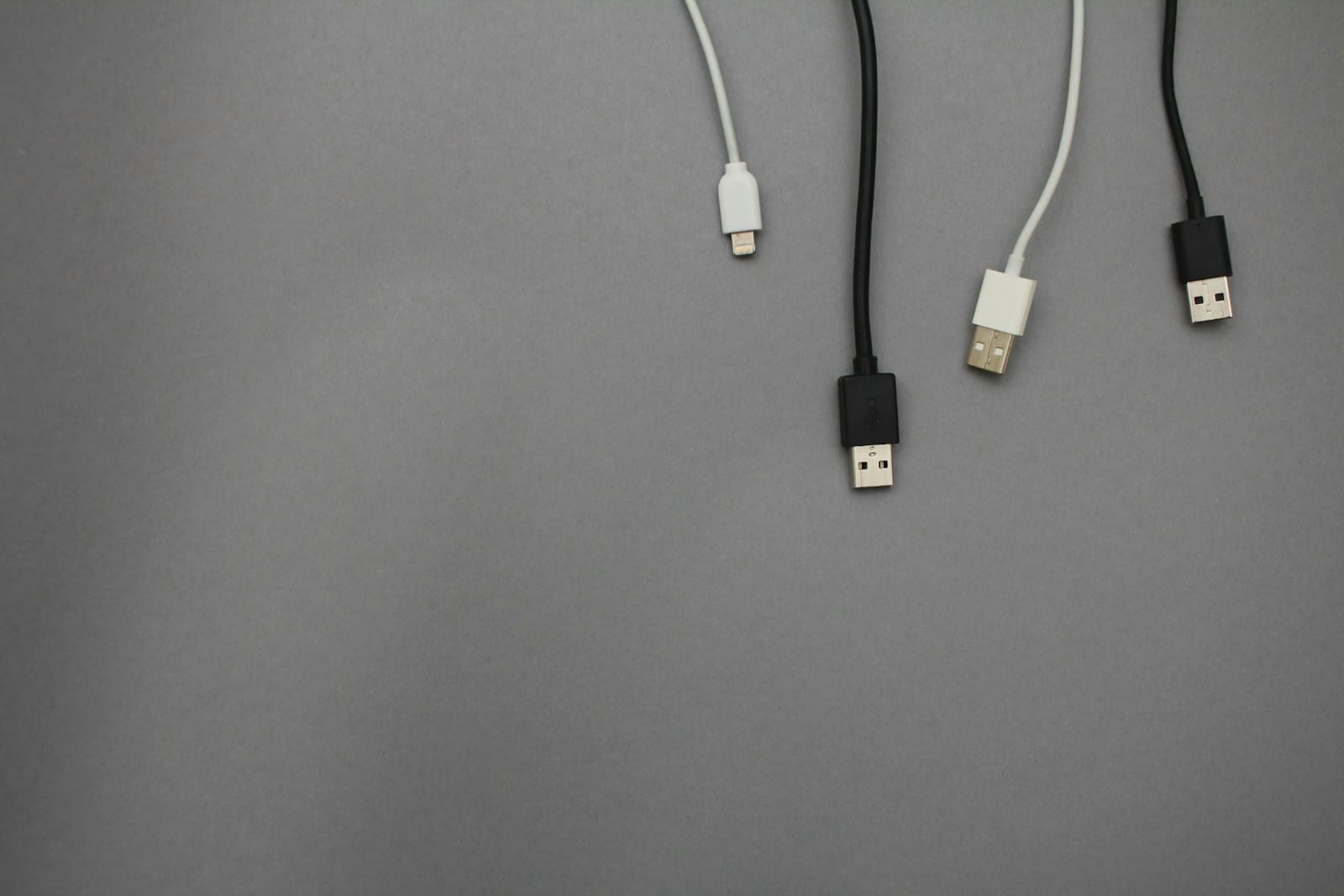 Išmaniųjų telefonų baterijų mitai ir realybė: kaip iš tikrųjų prailginti veikimo laiką