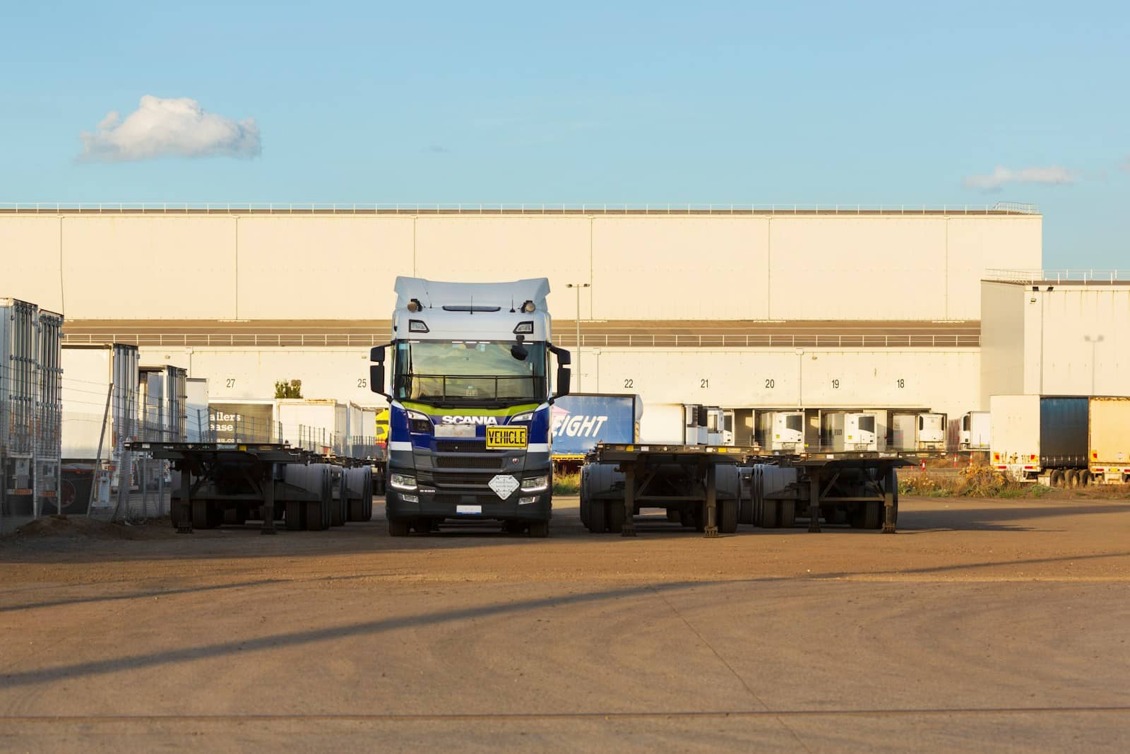 Logistikos centrai prie Lietuvos miestų: kaip jie keičia priemiesčius ir gyventojų kasdienybę
