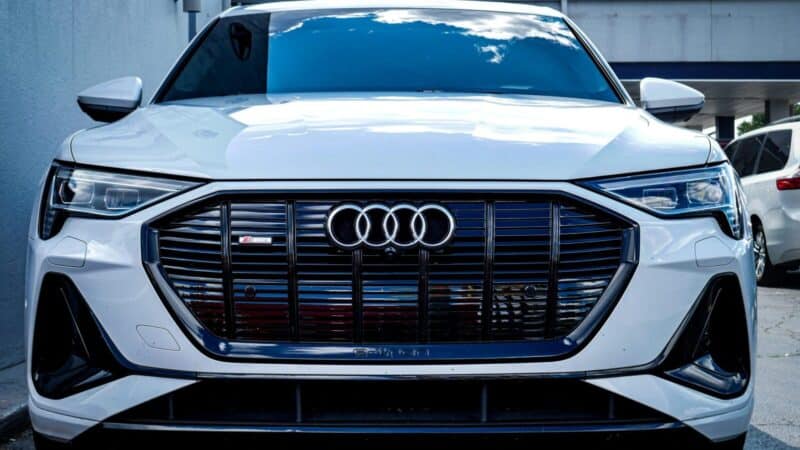 D. Trumpas taikosi į Europos Sąjungos automobilių pramonę: ar 25 proc. muitai sukels prekybos karą?