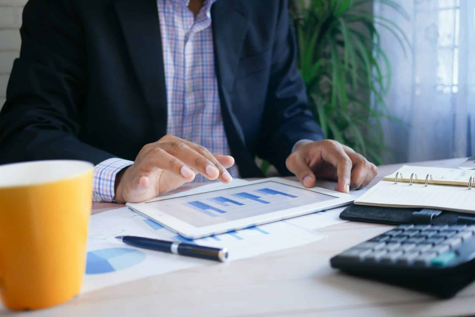 Nuolat trūksta pinigų? Vieno vakaro sprendimas gali kardinaliai pakeisti jūsų finansinę situaciją