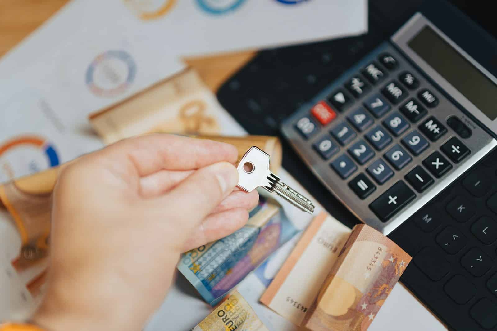 Asmeninės paskolos ir skolinimasis be užstato: kaip objektyviai įvertinti kainą ir riziką