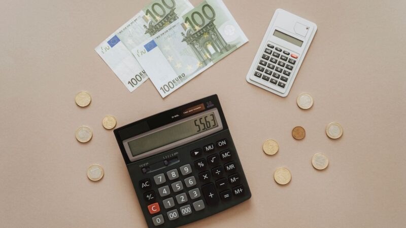 Biudžetas be skaičiuoklių: kaip susikurti paprastą 50/30/20 taisyklės planą ir jo laikytis Lietuvoje