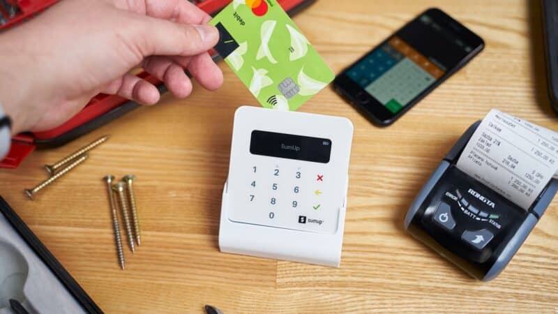 Elektroniniai kvitai ir lojalumo programos telefone: kaip kasdienybėje neprarasti nei centų, nei duomenų