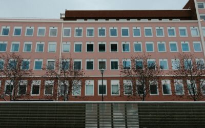 Energinį sertifikatą turintys daugiabučiai: kaip raidė nuo A iki G lemia sąskaitas, nuomos kainą ir turto vertę