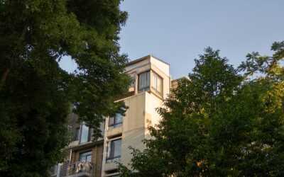 Kaip karštesnės vasaros keičia namų statybą: kokius sprendimus rinktis, kad būstas neperkaistų