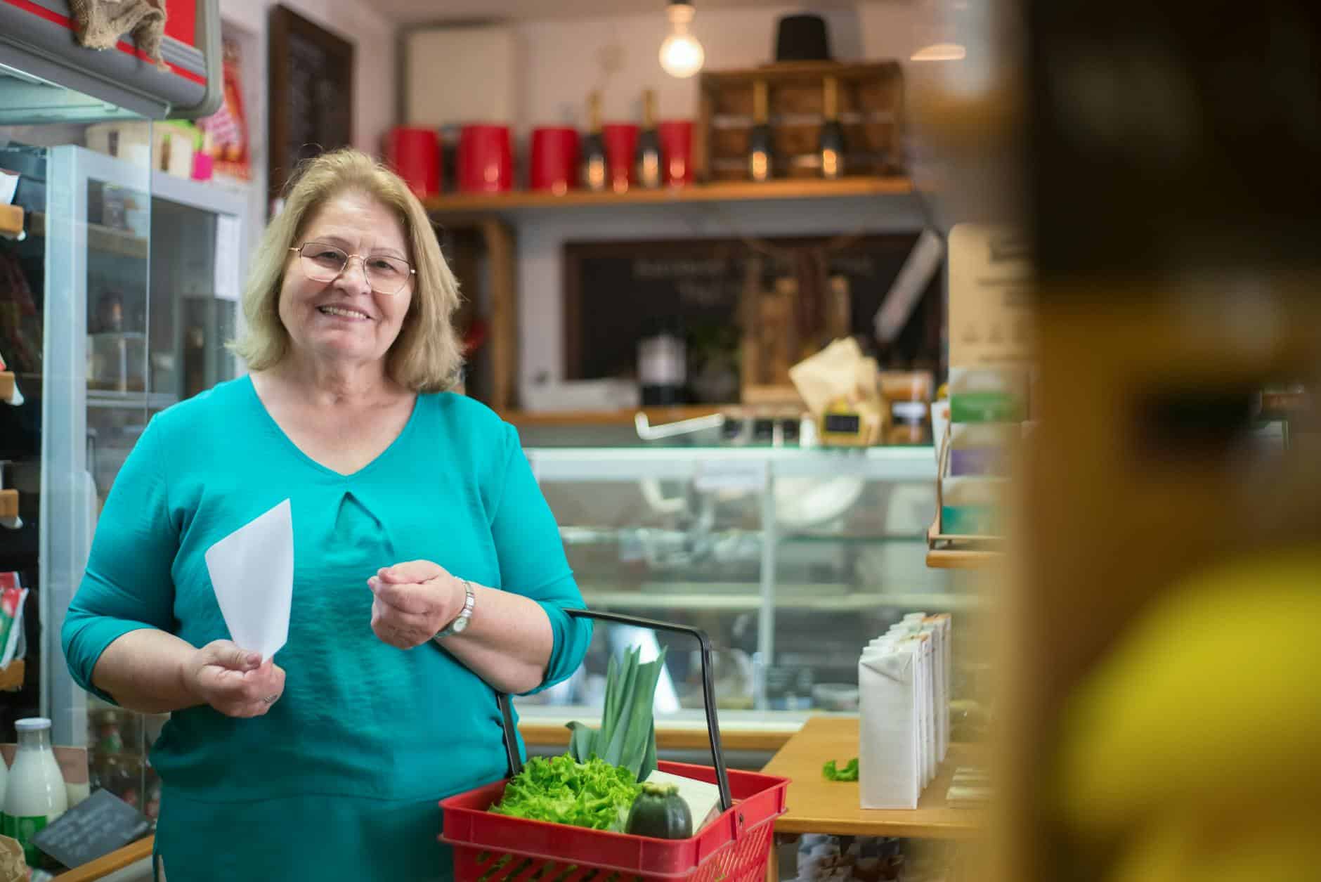 Kasdienės išlaidos tyliai auga: kaip tvarkytis su kasdienių pirkinių kainomis ir nepaskęsti čekiuose