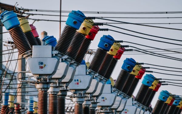 Lietuvoje atsiranda išmaniųjų transformatorinių: kaip tinklo modernizavimas gali sumažinti sąskaitas ir avarijų riziką