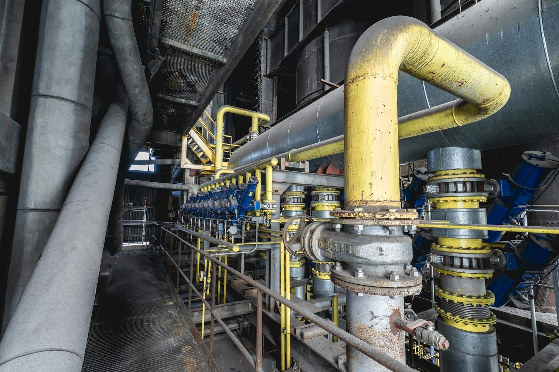 Natural gas pipeline valves