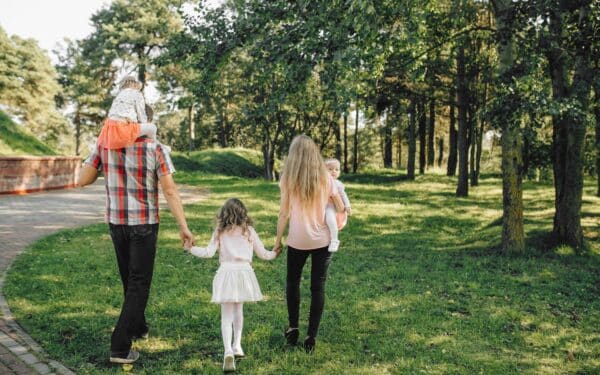 Savaitgalis be ekrano: 9 žingsniai, kaip susikurti nedidelį aktyvaus laisvalaikio iššūkį sau ir šeimai