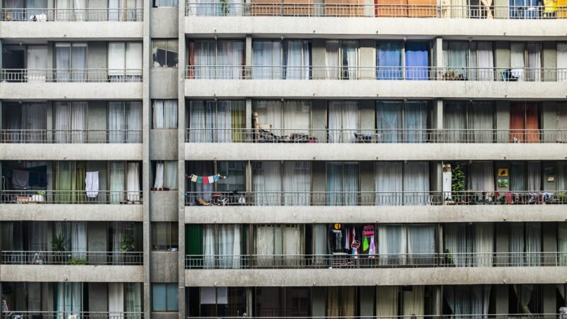Senos statybos daugiabučių balkonai ir lodžijos: kada pakanka remonto, o kada būtina rekonstrukcija
