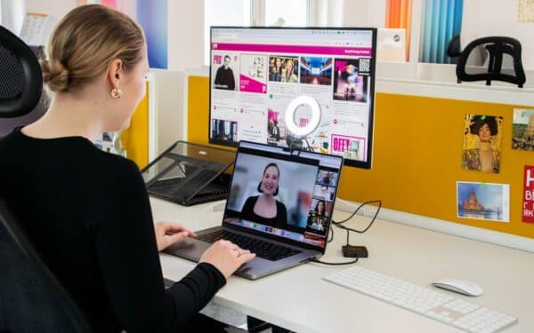 Skaitmeniniai įgūdžiai ne tik IT specialistams: kokias technologijas šiandien turi išmanyti kiekvienas darbuotojas